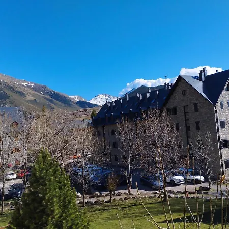 Esqui, Aigueestortes Y Boi-tauell A Tus Pies En Ebrehogar Pla de l'Ermita